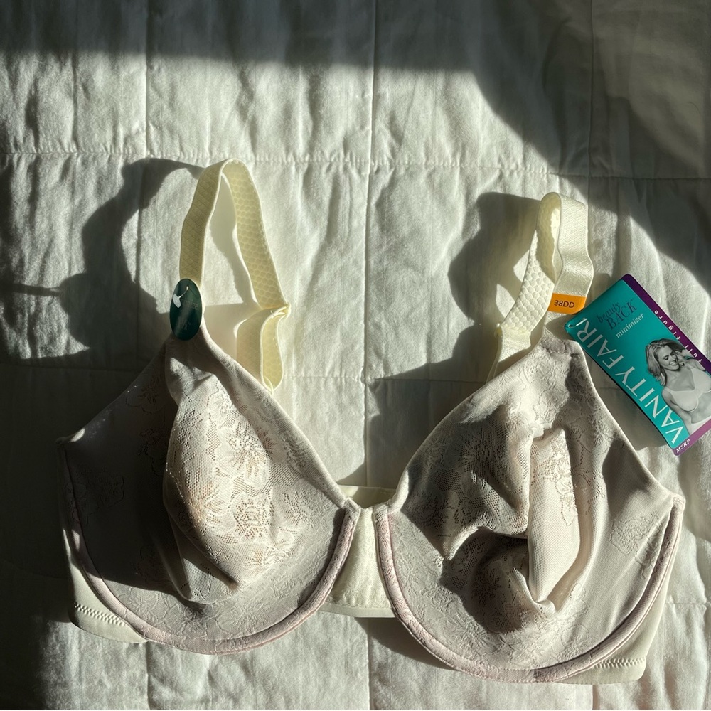 NWT Vanity Fair Beauty Back Minimizer Cream Floral Bra - 38DD